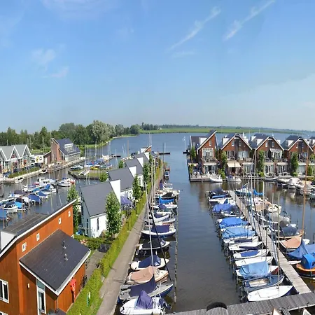 Houseboat At Marina With Views, Cleaning Included Botel Uitgeest