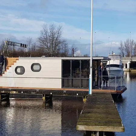 Houseboat At Marina With Views, Cleaning Included