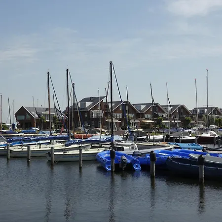 Botel Houseboat At Marina With Views, Cleaning Included *