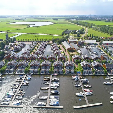 Houseboat At Marina With Views, Cleaning Included